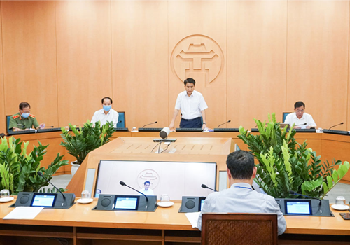 Chiều 04-5, đồng chí Nguyễn Đức Chung, Ủy viên Trung ương Đảng, Phó Bí thư Thành ủy, Chủ tịch UBND Thành phố, Trưởng ban Chỉ đạo công tác phòng, chống dịch bệnh viêm đường hô hấp cấp do chủng mới của vi rút corona (Covid-19) thành phố Hà Nội chủ trì cuộc họp trực tuyến của Ban Chỉ đạo. Tham dự cuộc họp có Phó Chủ tịch UBND Thành phố Nguyễn Doãn Toản cùng lãnh đạo các sở, ngành và 30 quận, huyện, thị xã.
