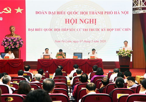 Chiều 07-5, đồng chí Vương Đình Huệ, Ủy viên Bộ Chính trị, Bí thư Thành ủy, Trưởng đoàn đại biểu Quốc hội thành phố Hà Nội cùng các đại biểu Quốc hội thuộc Đơn vị bầu cử số 5 Thành phố đã tiếp xúc cử tri quận Nam Từ Liêm trước kỳ họp thứ chín, Quốc hội khóa XIV.