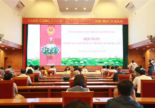 Ngày 07-5, đồng chí Nguyễn Thị Bích Ngọc, Phó Bí thư Thành ủy, Chủ tịch HĐND thành phố, Phó Trưởng đoàn đại biểu Quốc hội thành phố Hà Nội cùng các đại biểu Quốc hội Đơn vị bầu cử số 3 đã tiếp xúc với cử tri quận Cầu Giấy, quận Thanh Xuân và quận Hà Đông trước Kỳ họp thứ chín, Quốc hội khóa XIV.