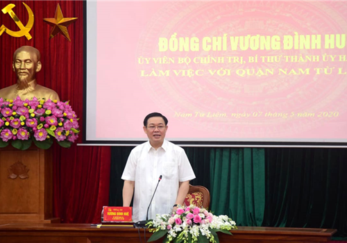 Sáng 07-5, đồng chí Vương Đình Huệ, Ủy viên Bộ Chính trị, Bí thư Thành ủy, Trưởng đoàn đại biểu Quốc hội thành phố Hà Nội làm việc với Ban Thường vụ Quận ủy Nam Từ Liêm về kết quả thực hiện nhiệm vụ chính trị thời gian qua, nhiệm vụ trọng tâm thời gian tới; công tác phòng, chống dịch Covid-19; công tác chỉ đạo Đại hội Đảng bộ các cấp tiến tới Đại hội lần thứ II Đảng bộ quận, nhiệm kỳ 2020-2025 và một số vụ việc nổi cộm xảy ra trên địa bàn.