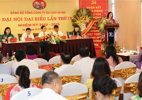 Sáng 25-6, Đảng bộ Tổng công ty Du lịch Hà Nội đã tổ chức Đại hội đại biểu lần thứ IV, nhiệm kỳ 2020-2025.  114 đại biểu, đại diện cho 351 đảng viên thuộc 12 tổ chức cơ sở Đảng trong toàn Đảng bộ Tổng công ty dự Đại hội. ỦY viên Trung ương Đảng, Phó Bí thư Thường trực Thành ủy Ngô Thị Thanh Hằng dự và chỉ đạo Đại hội. Đây là một trong những Đảng bộ cấp trên cơ sở thuộc Đảng bộ thành phố Hà nội tiến hành bầu trực tiếp Bí thư tại Đại hội.