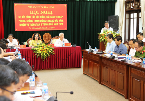 Sáng 29-6, Ủy viên Trung ương Đảng, Phó Bí thư Thường trực Thành ủy, Trưởng ban Chỉ đạo Cải cách tư pháp Thành ủy Hà Nội Ngô Thị Thanh Hằng chủ trì Hội nghị sơ kết công tác nội chính, cải cách tư pháp, phòng, chống tham nhũng 6 tháng đầu năm, nhiệm vụ trọng tâm những tháng cuối năm 2020. Cùng dự có Ủy viên Ban Thường vụ Thành ủy, Phó Chủ tịch UBND thành phố Hà Nội Lê Hồng Sơn; đại diện các cơ quan tư pháp của Thành phố.