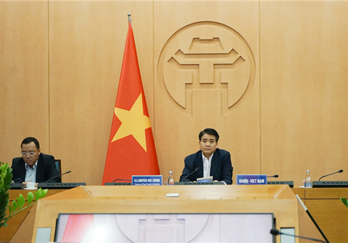 Tối 02-6, Ủy viên Trung ương Đảng, Phó Bí thư Thành ủy, Chủ tịch UBND thành phố Hà Nội Nguyễn Đức Chung đã tham dự Phiên họp cấp thị trưởng của Hội nghị thượng đỉnh toàn cầu các thành phố chống lại Covid-19 (CAC) năm 2020. Đây là sự kiện được tổ chức theo sáng kiến của Thị trưởng Thủ đô Seoul (Hàn Quốc) Park Won-soon qua hình thức trực tuyến, với sự tham dự của lãnh đạo 40 thành phố lớn trên thế giới. 