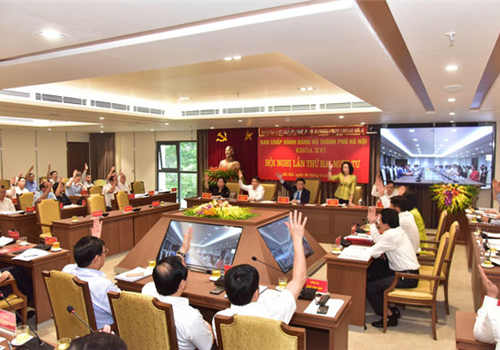  Với tinh thần làm việc dân chủ, trách nhiệm, hiệu quả, chiều 30-6, Hội nghị lần thứ hai mươi tư, Ban Chấp hành Đảng bộ Thành phố khóa XVI đã thảo luận và thống nhất quyết nghị 4 nội dung quan trọng.
