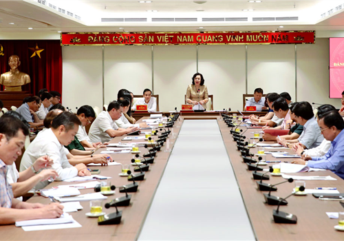 Chiều 04-6, Thành ủy Hà Nội tổ chức Hội nghị đánh giá kết quả tổ chức Đại hội điểm Đảng bộ cấp trên cơ sở trực thuộc Thành ủy, nhiệm kỳ 2020-2025. Đó là ba Đại hội đại biểu các Đảng bộ: Quận Ba Đình, huyện Gia Lâm và Bộ Tư lệnh Thủ đô Hà Nội. Ủy viên Trung ương Đảng, Phó Bí thư Thường trực Thành ủy Ngô Thị Thanh Hằng; Phó Bí thư Thành ủy Đào Đức Toàn; Ủy viên Ban Thường vụ Thành ủy, Trưởng ban Tổ chức Thành ủy Vũ Đức Bảo chủ trì Hội nghị.