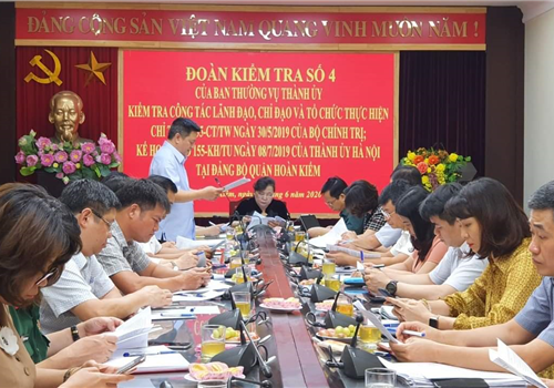 Sáng 04-6, đồng chí Nguyễn Thị Bích Ngọc, Phó Bí thư Thành ủy, Chủ tịch HĐND thành phố, Trưởng đoàn kiểm tra số 4 của Ban Thường vụ Thành ủy Hà Nội đã làm việc với Ban Thường vụ Quận ủy Hoàn Kiếm về công tác chuẩn bị tổ chức Đại hội Đảng bộ các cấp nhiệm kỳ 2020-2025. Cùng dự có đại diện lãnh đạo các ban Đảng Thành ủy và các ban HĐND thành phố Hà Nội.