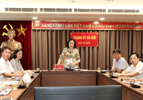 Sáng 01-7, Ban Tổ chức Trung ương phối hợp với Bộ Nội vụ, Ban Công tác đại biểu của Ủy ban Thường vụ Quốc hội tổ chức Hội nghị trực tuyến toàn quốc, sơ kết công tác tổ chức xây dựng Đảng, xây dựng hệ thống chính trị và đội ngũ cán bộ, công chức, viên chức 6 tháng đầu năm; triển khai nhiệm vụ trọng tâm 6 tháng cuối năm 2020. Ủy viên Bộ Chính trị, Bí thư Trung ương Đảng, Trưởng ban Tổ chức Trung ương Phạm Minh Chính chủ trì Hội nghị. Tham dự Hội nghị tại điểm cầu Ban Tổ chức Thành ủy Hà Nội có Ủy viên Trung ương Đảng, Phó Bí thư Thường trực Thành ủy Ngô Thị Thanh Hằng.