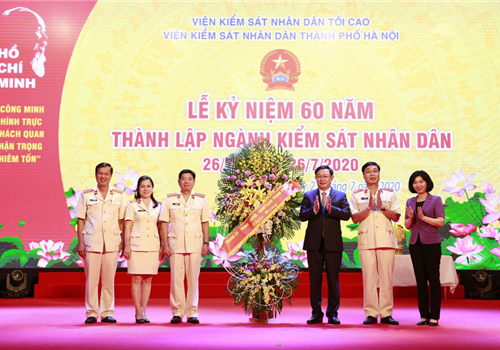 Ngày 23-7, Viện Kiểm sát nhân dân thành phố Hà Nội tổ chức lễ kỷ niệm 60 năm Ngày thành lập ngành Kiểm sát nhân dân (26/7/1960-26/7/2020). Tới dự buổi lễ có các đồng chí: Vương Đình Huệ, Ủy viên Bộ Chính trị, Bí thư Thành ủy Hà Nội; Lê Minh Trí, Ủy viên Trung ương Đảng, Bí thư Ban Cán sự Đảng, Viện trưởng Viện Kiểm sát nhân dân Tối cao; Phùng Thị Hồng Hà, Phó Chủ tịch HĐND Thành phố…
