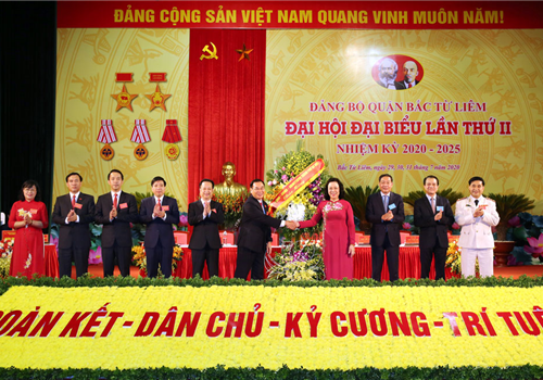 Sáng 30-7, Đại hội đại biểu lần thứ II Đảng bộ quận Bắc Từ Liêm, nhiệm kỳ 2020-2025, tiến hành phiên chính thức. Tới dự có Ủy viên Trung ương Đảng, Phó Bí thư Thường trực Thành ủy Hà Nội Ngô Thị Thanh Hằng; các đồng chí Ủy viên Ban Thường vụ Thành ủy: Chủ nhiệm Ủy ban Kiểm tra Thành ủy Hoàng Trọng Quyết, Phó Chủ tịch UBND Thành phố Lê Hồng Sơn; đại diện lãnh đạo các ban Đảng Thành ủy. Tham dự Đại hội có 223 đại biểu chính thức, đại diện cho 12.153 đảng viên thuộc 45 tổ chức cơ sở Đảng trong toàn Đảng bộ quận Bắc Từ Liêm. 