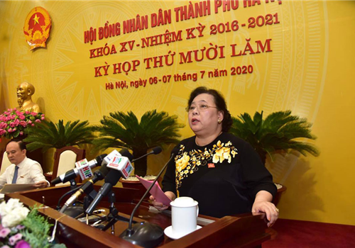 Sau hai ngày làm việc với tinh thần nghiêm túc, trách nhiệm, chiều 07-7, kỳ họp lần thứ 15, HĐND thành phố Hà Nội khóa XV đã bế mạc. Các đồng chí: Nguyễn Đức Chung, Ủy viên Trung ương Đảng, Phó Bí thư Thành ủy, Chủ tịch UBND Thành phố; Nguyễn Thị Bích Ngọc, Phó Bí thư Thành ủy, Chủ tịch HĐND Thành phố; Nguyễn Lan Hương, Phó Chủ tịch Ủy ban Trung ương Mặt trận Tổ quốc Việt Nam không chuyên trách, Ủy viên Ban Thường vụ Thành ủy, Chủ tịch Ủy ban Mặt trận Tổ quốc Việt Nam Thành phố; các đồng chí trong Ban Thường vụ Thành ủy, Thường trực HĐND, UBND Thành phố tham dự.