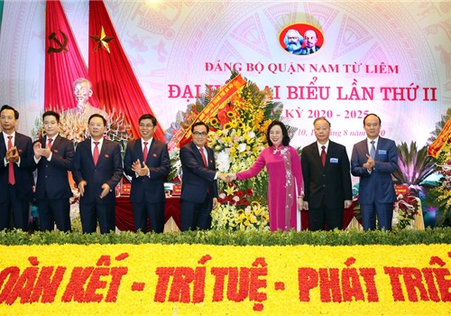 Sáng 11-8, Đại hội đại biểu lần thứ II Đảng bộ quận Nam Từ Liêm, nhiệm kỳ 2020-2025 đã tiến hành phiên làm việc chính thức. Đại biểu trung ương dự đại hội có các đồng chí: Ủy viên Trung ương Đảng, Tổng Thư ký Quốc hội - Chủ nhiệm Văn phòng Quốc hội Nguyễn Hạnh Phúc; Hà Thị Khiết, nguyên Bí thư Trung ương Đảng, nguyên Trưởng ban Dân vận Trung ương. Về phía thành phố Hà Nội có: Ủy viên Trung ương Đảng, Phó Bí thư Thường trực Thành ủy Ngô Thị Thanh Hằng; các đồng chí Ủy viên Ban Thường vụ Thành ủy: Chủ nhiệm Ủy ban Kiểm tra Thành ủy Hoàng Trọng Quyết, Trưởng ban Tổ chức Thành ủy Vũ Đức Bảo, Phó Chủ tịch Thường trực HĐND thành phố Nguyễn Ngọc Tuấn, Phó Chủ tịch Thường trực UBND thành phố Nguyễn Văn Sửu, Thiếu tướng Nguyễn Quốc Duyệt - Tư lệnh Bộ Tư lệnh Thủ đô Hà Nội và đại diện lãnh đạo các Ban Đảng Thành ủy và một số sở, ngành…