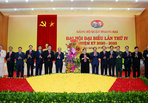 Sáng 13-8, Đại hội đại biểu lần thứ IV Đảng bộ quận Hoàng Mai, nhiệm kỳ 2020-2025 tiến hành phiên chính thức. Dự Đại hội có các đồng chí: Nguyên Ủy viên Bộ Chính trị, nguyên Bí thư Thành ủy Hà Nội Phạm Quang Nghị; Phó Bí thư Thành ủy, Chủ tịch HĐND thành phố Hà Nội Nguyễn Thị Bích Ngọc; các Ủy viên Ban Thường vụ Thành ủy: Chủ nhiệm Ủy ban Kiểm tra Thành ủy Hoàng Trọng Quyết, Thiếu tướng - Tư lệnh Bộ Tư lệnh Thủ đô Nguyễn Quốc Duyệt; các Phó Chủ tịch UBND Thành phố Ngô Văn Quý, Nguyễn Doãn Toản; đại diện Đoàn công tác số 7 của Ban Thường vụ Thành ủy và các sở, ngành, quận, huyện...