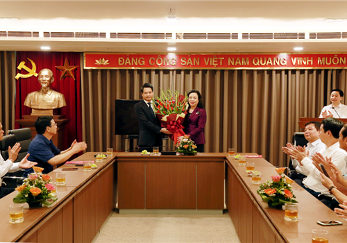 Chiều 17-8, tại Huyện ủy Hoài Đức, đồng chí Ngô Thị Thanh Hằng, Ủy viên Trung ương Đảng, Phó Bí thư Thường trực Thành ủy Hà Nội đã chủ trì lễ công bố và trao quyết định của Ban Thường vụ Thành ủy Hà Nội về công tác cán bộ tại Ban Nội chính Thành ủy và Huyện ủy Hoài Đức.