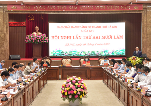 Sáng 20-8, Ban Chấp hành Đảng bộ thành phố Hà Nội khóa XVI tiến hành Hội nghị lần thứ hai mươi lăm, nhằm xem xét, thảo luận, thông qua các văn kiện trình Đại hội đại biểu lần thứ XVII Đảng bộ Thành phố, nhiệm kỳ 2020-2025. Đồng chí Vương Đình Huệ, Ủy viên Bộ Chính trị, Bí thư Thành ủy, Trưởng đoàn đại biểu Quốc hội Thành phố, Trưởng Tiểu ban Văn kiện Đại hội đại biểu lần thứ XVII Đảng bộ thành phố Hà Nội chủ trì Hội nghị.


