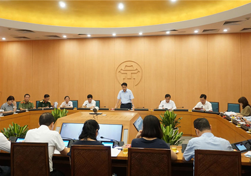 Chiều 03-8, Uỷ viên Trung ương Đảng, Phó Bí thư Thành uỷ, Chủ tịch UBND thành phố Hà Nội Nguyễn Đức Chung, Trưởng ban Chỉ đạo công tác phòng, chống dịch Covid-19 thành phố chủ trì cuộc họp Ban Chỉ đạo theo hình thức trực tuyến với các quận, huyện, thị xã. Cùng dự có Phó Chủ tịch UBND Thành phố Ngô Văn Quý và các thành viên Ban Chỉ đạo.
