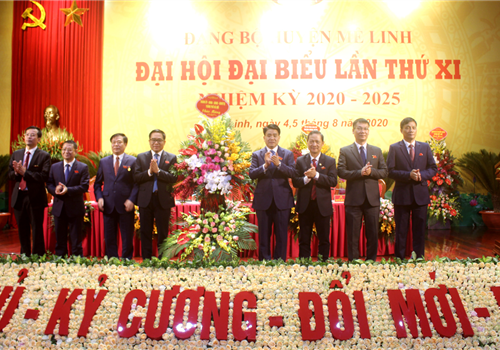 Sáng 05-8, Đại hội đại biểu lần thứ XI Đảng bộ huyện Mê Linh, nhiệm kỳ 2020-2025, tiến hành phiên làm việc chính thức. Dự Đại hội có các đồng chí: Đại tướng Phùng Quang Thanh, nguyên Ủy viên Bộ Chính trị, nguyên Bộ trưởng Bộ Quốc phòng; Nguyễn Đức Chung, Ủy viên Trung ương Đảng, Phó Bí thư Thành ủy, Chủ tịch UBND thành phố Hà Nội; Nguyễn Văn Phong, Ủy viên Ban Thường vụ Thành ủy, Trưởng ban Tuyên giáo Thành ủy; Phùng Thị Hồng Hà, Phó Chủ tịch HĐND Thành phố; Bùi Huyền Mai, Chủ tịch Liên đoàn Lao động Thành phố; các thành viên Đoàn công tác số 16 của Ban Thường vụ Thành ủy Hà Nội; đại diện các sở, ban, ngành Thành phố…