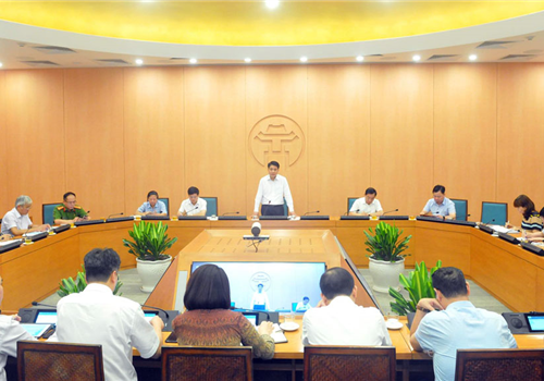 Sáng 09-8, đồng chí Nguyễn Đức Chung, Ủy viên Trung ương Đảng, Phó Bí thư Thành ủy, Chủ tịch UBND thành phố Hà Nội, Trưởng ban Chỉ đạo công tác phòng, chống dịch Covid-19 thành phố đã chủ trì cuộc họp Ban Chỉ đạo theo hình thức trực tuyến với các quận, huyện, thị xã. Cùng dự có Phó Chủ tịch UBND Thành phố Ngô Văn Quý và các thành viên Ban Chỉ đạo.