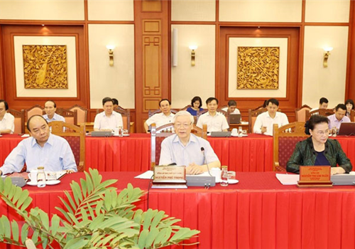 Tại trụ sở TW Đảng, Tổng Bí thư, Chủ tịch nước Nguyễn Phú Trọng đã chủ trì buổi làm việc của tập thể Bộ Chính trị với Ban thường vụ thành uỷ Hà Nội để cho ý kiến vào dự thảo văn kiện và phương án nhân sự cấp uỷ trình Đại hội đại biểu Đảng bộ thành phố lần thứ 17, nhiệm kỳ 2020 – 2025.