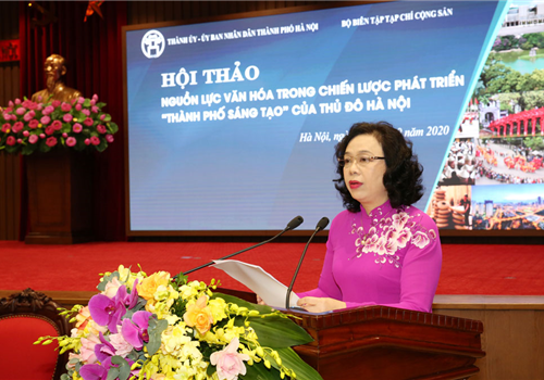 Sáng 28-9, Thành ủy, UBND thành phố Hà Nội và Tạp chí Cộng sản phối hợp tổ chức Hội thảo Nguồn lực văn hóa trong chiến lược phát triển "Thành phố sáng tạo" của Thủ đô Hà Nội. Hội thảo là diễn đàn để các nhà khoa học, nhà quản lý đóng góp, chia sẻ những ý kiến, đề xuất các chính sách, giải pháp cho Hà Nội trong chiến lược phát triển “Thành phố sáng tạo” của Thủ đô Hà Nội. Tham dự hội thảo có các đồng chí: Ủy viên Trung ương Đảng, Phó Bí thư Thường trực Thành ủy Hà Nội Ngô Thị Thanh Hằng; Ủy viên dự khuyết Trung ương Đảng, Tổng Biên tập Tạp chí Cộng sản, Ủy viên Hội đồng Lý luận Trung ương, PGS.TS Đoàn Minh Huấn; Ủy viên Ban Thường vụ Thành ủy, Trưởng ban Tuyên giáo Thành ủy Nguyễn Văn Phong; Phó Chủ tịch HĐND Thành phố Phùng Thị Hồng Hà; Phó Chủ tịch UBND Thành phố Ngô Văn Quý cùng đại diện lãnh đạo các bộ, ban, ngành trung ương và thành phố Hà Nội; các nhà khoa học, nhà quản lý.
