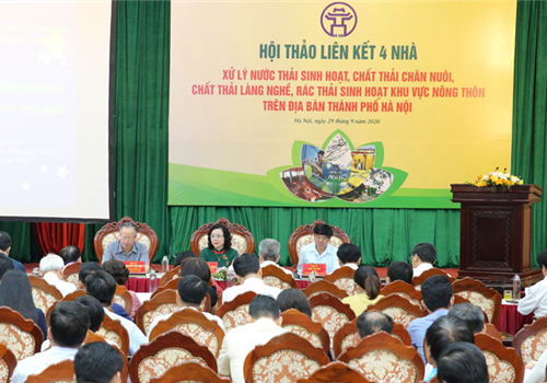 Sáng 29-9, Ban Chỉ đạo Chương trình số 02-CTr/TU của Thành ủy Hà Nội về “Phát triển nông nghiệp, xây dựng nông thôn mới, nâng cao đời sống nông dân giai đoạn 2016-2020” tổ chức Hội thảo liên kết “4 nhà” về xử lý nước thải sinh hoạt, chất thải chăn nuôi, chất thải làng nghề, rác thải sinh hoạt ở khu vực nông thôn trên địa bàn thành phố Hà Nội. Đồng chí Ngô Thị Thanh Hằng, Ủy viên Trung ương Đảng, Phó Bí thư Thường trực Thành ủy, Trưởng ban Chỉ đạo Chương trình số 02 của Thành ủy chủ trì Hội thảo.