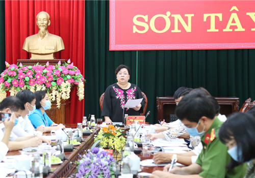 Sáng 05-9, Phó Bí thư Thành ủy, Chủ tịch HĐND thành phố Hà Nội Nguyễn Thị Bích Ngọc đã làm việc với Thị ủy, UBND thị xã Sơn Tây về công tác lãnh đạo, chỉ đạo, thực hiện công tác phòng, chống dịch Covid-19 trên địa bàn Thị xã. Cùng dự có đại diện lãnh đạo Sở Y tế, một số ban, ngành của Thành phố.