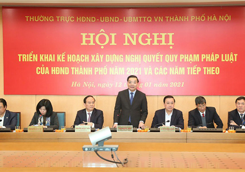 Chiều 12-1, Thường trực HĐND, UBND, Ủy ban Mặt trận Tổ quốc Việt Nam thành phố Hà Nội tổ chức Hội nghị triển khai kế hoạch xây dựng nghị quyết quy phạm pháp luật của HĐND Thành phố năm 2021 và các năm tiếp theo. 
