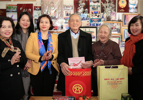 Nhân dịp Xuân Tân Sửu 2021, sáng 14-1, Phó Bí thư Thường trực Thành ủy Hà Nội Nguyễn Thị Tuyến đã tới thăm, chúc Tết các gia đình chính sách ở quận Ba Đình. Cùng ngày, Phó Bí thư Thường trực Thành ủy Hà Nội đã tới thăm, chúc Tết Ban liên lạc Chiến sĩ cách mạng bị địch bắt tù đày thành phố Hà Nội.