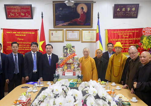 Ủy viên Trung ương Đảng, Phó Bí thư Thành ủy, Chủ tịch UBND thành phố Hà Nội Chu Ngọc Anh thay mặt Thành ủy, HĐND, UBND, Ủy ban Mặt trận Tổ quốc Việt Nam Thành phố đã đến thăm, chúc Tết Giáo hội Phật giáo Việt Nam thành phố Hà Nội nhân dịp Tết Nguyên đán Tân Sửu.