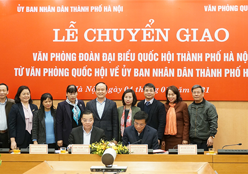 Chiều 04-01, Văn phòng Quốc hội và UBND thành phố Hà Nội tổ chức Lễ chuyển giao Văn phòng Đoàn đại biểu Quốc hội thành phố Hà Nội từ Văn phòng Quốc hội về UBND thành phố Hà Nội.