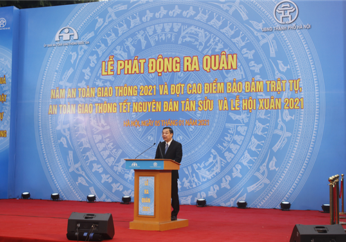 Sáng 5-1, tại Hà Nội, Ủy ban An toàn giao thông Quốc gia phối hợp với UBND thành phố Hà Nội tổ chức Lễ phát động ra quân Năm An toàn giao thông 2021 với chủ đề “Nâng cao hiệu lực, hiệu quả thực thi pháp luật trong bảo đảm trật tự an toàn giao thông” và đợt cao điểm bảo đảm trật tự, an toàn giao thông Tết Tân Sửu và Lễ hội Xuân 2021.