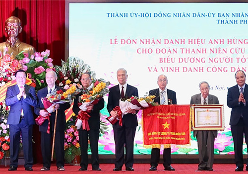 Nhân kỷ niệm 67 năm Ngày Giải phóng Thủ đô (10/10/1954-10/10/2021), chiều 8-10, Thành ủy, HĐND, UBND, Ủy ban Mặt trận Tổ quốc Việt Nam thành phố Hà Nội tổ chức Lễ đón nhận danh hiệu “Anh hùng Lực lượng vũ trang nhân dân” cho Đoàn Thanh niên cứu quốc thành Hoàng Diệu. Tham dự có Ủy viên Bộ Chính trị, Chủ tịch nước Nguyễn Xuân Phúc.