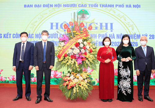 Sáng 16-11, Ban đại diện Hội Người cao tuổi thành phố Hà Nội tổ chức Hội nghị tổng kết công tác Hội Người cao tuổi thành phố Hà Nội nhiệm kỳ 2016-2021, phương hướng, nhiệm vụ nhiệm kỳ 2021-2026. Đại biểu Trung ương dự hội nghị có Chủ tịch Hội Người cao tuổi Việt Nam Phạm Thị Hải Chuyền. Về phía thành phố Hà Nội có Ủy viên Trung ương Đảng, Phó Bí thư Thường trực Thành ủy Nguyễn Thị Tuyến; Ủy viên Ban Thường vụ Thành ủy, Chủ tịch Ủy ban Mặt trận Tổ quốc Việt Nam thành phố Hà Nội Nguyễn Lan Hương.