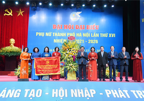 Sáng 25-11, tại Cung Văn hóa lao động hữu nghị Việt - Xô, Đại hội đại biểu phụ nữ thành phố Hà Nội lần thứ XVI, nhiệm kỳ 2021-2026 tổ chức phiên trọng thể với sự tham dự của 482 đại biểu chính thức. 