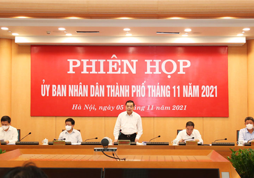 Chiều 5-11, Ủy viên Trung ương Đảng, Phó Bí thư Thành ủy, Chủ tịch UBND thành phố Hà Nội Chu Ngọc Anh chủ trì phiên họp tập thể UBND Thành phố để xem xét một số nội dung trình kỳ họp cuối năm của HĐND Thành phố và chương trình công tác của UBND Thành phố.