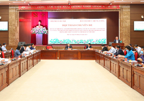 Sáng 5-11, Ban Thường vụ Thành ủy Hà Nội tổ chức Hội thảo chuyên đề “Đề xuất nhiệm vụ, giải pháp đột phá trong xây dựng tổ chức cơ sở đảng và nâng cao chất lượng đội ngũ đảng viên ở Đảng bộ thành phố Hà Nội trong điều kiện xây dựng chính quyền đô thị”.