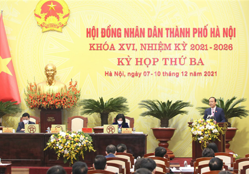 Sau 3,5 ngày làm việc khẩn trương, nghiêm túc, với cách tổ chức khoa học, chặt chẽ, dân chủ và trách nhiệm cao, Kỳ họp thứ 3 HĐND TP đã thành công tốt đẹp, hoàn thành toàn bộ các chương trình đề ra. Đồng chí Nguyễn Ngọc Tuấn, Phó Bí thư Thành uỷ, Chủ tịch HĐND Thành phố đã phát biểu bế mạc kỳ họp.
