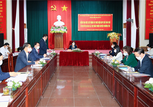 Chiều 3-12, Đoàn kiểm tra số 1 của Ban Chỉ đạo xây dựng và thực hiện Quy chế dân chủ ở cơ sở thành phố Hà Nội do đồng chí Nguyễn Thị Tuyến, Ủy viên Trung ương Đảng, Phó Bí thư Thường trực Thành ủy, Trưởng ban Chỉ đạo làm Trưởng đoàn đã kiểm tra việc xây dựng và thực hiện Quy chế dân chủ (QCDC) ở cơ sở tại 4 xã, thị trấn của huyện Thường Tín.