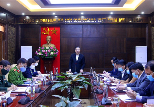 Sáng 3-2, Ủy viên Trung ương Đảng, Phó Bí thư Thành ủy, Chủ tịch UBND Thành phố Chu Ngọc Anh, Trưởng đoàn kiểm tra số 2 của Ban Thường vụ Thành ủy đã đến kiểm tra công tác phòng, chống dịch Covid-19 tại huyện Thanh Oai và huyện Chương Mỹ.