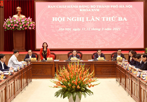Phát huy tinh thần dân chủ, trí tuệ, đã có 88 lượt ý kiến đại biểu tham dự Hội nghị lần thứ ba, Ban Chấp hành Đảng bộ Thành phố phát biểu, đóng góp ý kiến vào chương trình công tác năm 2021, đặc biệt là 10 chương trình công tác của Thành uỷ khoá XVII.
