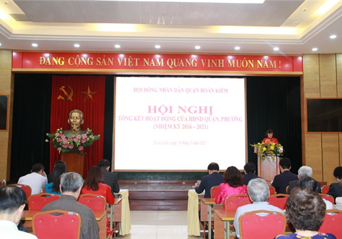 Phó Bí thư Thành ủy, Chủ tịch HĐND Thành phố Nguyễn Ngọc Tuấn tham dự kỳ họp tổng kết nhiệm kỳ hoạt động 2016-2021 HĐND quận Hoàn Kiếm.
