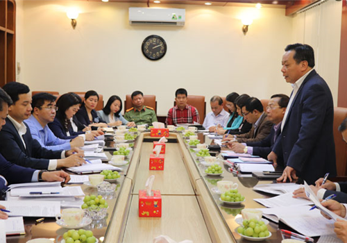 Chiều 24-3, Đoàn kiểm tra số 3 của Ban Thường vụ Thành ủy do Phó Bí thư Thành ủy Hà Nội Nguyễn Văn Phong làm Trưởng đoàn đã kiểm tra công tác quán triệt, học tập và triển khai thực hiện Nghị quyết Đại hội lần thứ XIII của Đảng, Nghị quyết Đại hội lần thứ XVII Đảng bộ Thành phố; việc xây dựng và thực hiện quy chế làm việc, chương trình, kế hoạch tổ chức thực hiện nghị quyết Đại hội Đảng bộ các cấp tại Quận ủy Thanh Xuân.