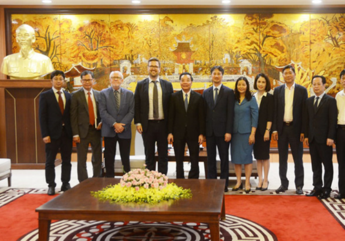Sáng 16-4, Ủy viên Trung ương Đảng, Phó Bí thư Thành ủy, Chủ tịch UBND thành phố Hà Nội Chu Ngọc Anh đã tiếp ông Quist Thomasen, Chủ tịch điều hành Phòng Thương mại Bắc Âu (NordCham) tại Việt Nam và các cộng sự. 
