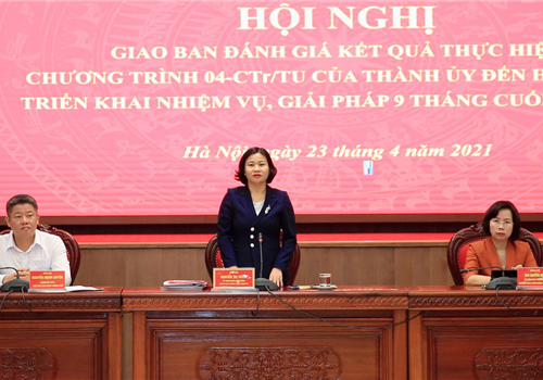 Chiều 23-4, Ban Chỉ đạo Chương trình số 04-CTr/TU của Thành ủy Hà Nội về “Đẩy mạnh thực hiện hiệu quả Chương trình mục tiêu quốc gia xây dựng nông thôn mới gắn với cơ cấu lại ngành nông nghiệp và phát triển kinh tế nông thôn, nâng cao đời sống vật chất, tinh thần của nông dân giai đoạn 2021-2025” (Chương trình số 04) tổ chức Hội nghị giao ban, đánh giá kết quả thực hiện trong quý I và bàn nhiệm vụ, giải pháp các tháng còn lại của năm 2021.