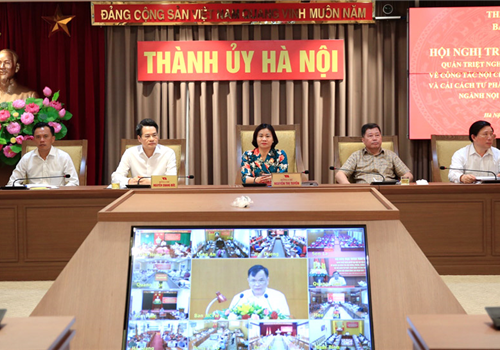 Sáng 28-4, Ban Nội chính Trung ương đã tổ chức Hội nghị trực tuyến quán triệt Nghị quyết Đại hội XIII của Đảng về nhiệm vụ công tác nội chính, phòng, chống tham nhũng và cải cách tư pháp; phát động thi đua chuyên đề ngành Nội chính Đảng giai đoạn 2021-2025. Dự Hội nghị tại điểm cầu Thành ủy Hà Nội có Ủy viên Trung ương Đảng, Phó Bí thư Thường trực Thành ủy Hà Nội Nguyễn Thị Tuyến, Trưởng ban Chỉ đạo Cải cách tư pháp Thành ủy; Ủy viên Ban Thường vụ Thành ủy, Trưởng ban Nội chính Thành ủy Hà Nội Nguyễn Quang Đức; các đồng chí Phó Trưởng ban Nội chính Thành ủy…

