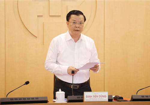 Ủy viên Bộ Chính trị, Bí thư Thành ủy Hà Nội Đinh Tiến Dũng khẳng định, mấu chốt công tác lãnh đạo phòng, chống dịch Covid-19 hiện nay là phải tiếp tục kiên trì, bình tĩnh, sáng suốt, quyết tâm giữ vững thành quả, bảo vệ từng “pháo đài”, nhất là các bệnh viện, khu, cụm công nghiệp.