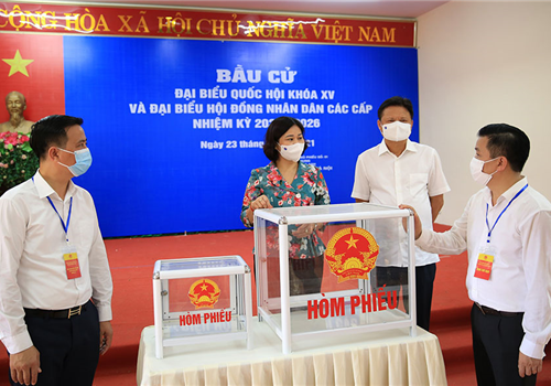 Chiều 21-5, Ủy viên Trung ương Đảng, Phó Bí thư Thường trực Thành ủy, Phó Trưởng ban Chỉ đạo cuộc bầu cử thành phố, Phó Chủ tịch Ủy ban Bầu cử thành phố Hà Nội Nguyễn Thị Tuyến đã chủ trì kiểm tra công tác chỉ đạo cuộc bầu cử đại biểu Quốc hội khóa XV và đại biểu HĐND các cấp nhiệm kỳ 2021-2026 tại huyện Đông Anh.