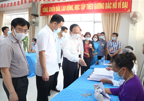 Chiều 23-5, Đoàn kiểm tra của Ủy ban Bầu cử Thành phố do Phó Bí thư Thành ủy, Chủ tịch HĐND Thành phố, Chủ tịch Ủy ban Bầu cử Thành phố Nguyễn Ngọc Tuấn làm Trưởng đoàn đã kiểm tra tiến độ thực hiện bầu cử tại huyện Thường Tín.