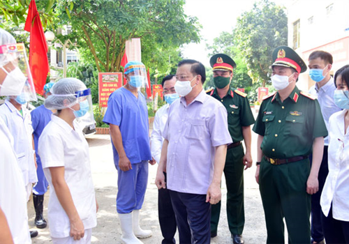 Trước tình hình dịch Covid-19 có diễn biến phức tạp, Hà Nội đặt mục tiêu mua 5-6 triệu liều vắc xin với kinh phí dự kiến hơn 1.000 tỷ đồng để tạo miễn dịch cộng đồng… Bày tỏ lời cảm ơn đến các tập thể, cá nhân, doanh nghiệp đã tích cực quyên góp ủng hộ, Ủy viên Bộ Chính trị, Bí thư Thành ủy Hà Nội Đinh Tiến Dũng tiếp tục kêu gọi toàn thể nhân dân Thủ đô phát huy tinh thần nhân ái, nghĩa tình và trách nhiệm cộng đồng, tích cực quyên góp, ủng hộ kinh phí để sớm thực hiện được mục tiêu quan trọng này. 

