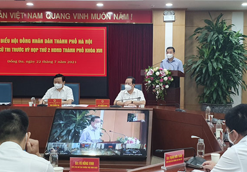 Sáng 22-7, Ủy viên Trung ương Đảng, Phó Bí thư Thành ủy, Chủ tịch UBND thành phố Hà Nội Chu Ngọc Anh cùng các đại biểu HĐND Thành phố Đơn vị bầu cử số 3 đã tiếp xúc cử tri quận Đống Đa trước kỳ họp thứ hai HĐND Thành phố khoá XVI. Cùng dự có đại diện các sở, ngành của Thành phố.