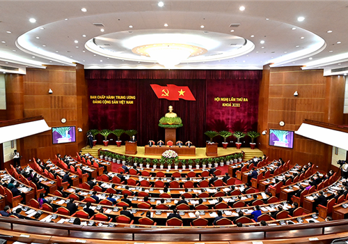Sáng 5-7, Hội nghị lần thứ ba Ban Chấp hành Trung ương Đảng khóa XIII đã khai mạc trọng thể tại Thủ đô Hà Nội. Tổng Bí thư Nguyễn Phú Trọng chủ trì, phát biểu khai mạc Hội nghị.
